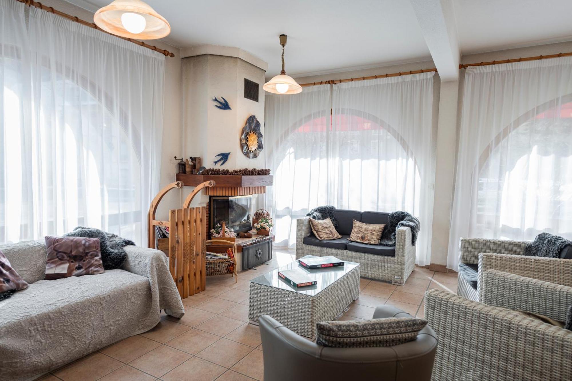 Le Guilazur Hotel Chateau-Ville-Vieille ภายนอก รูปภาพ